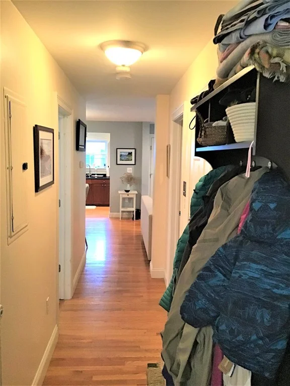 60 Magnolia Ave, Ward Two