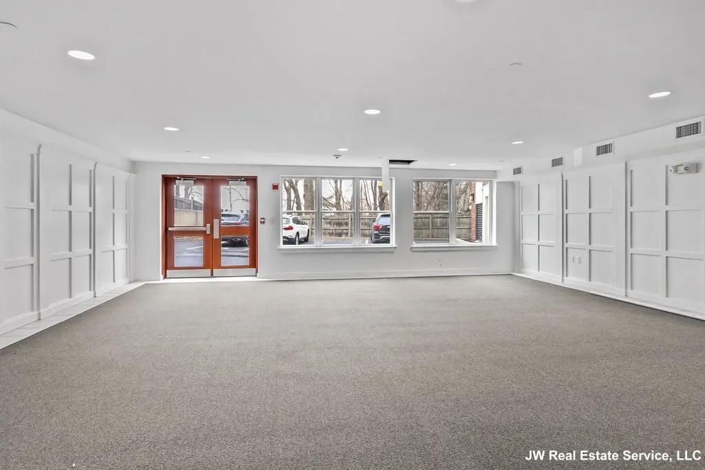 99 Chestnut Hill Ave, Brighton