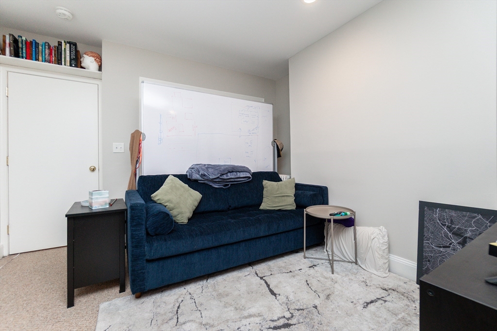 209 W Newton, South End