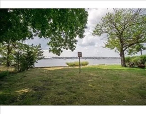 138 Main St, Fairhaven