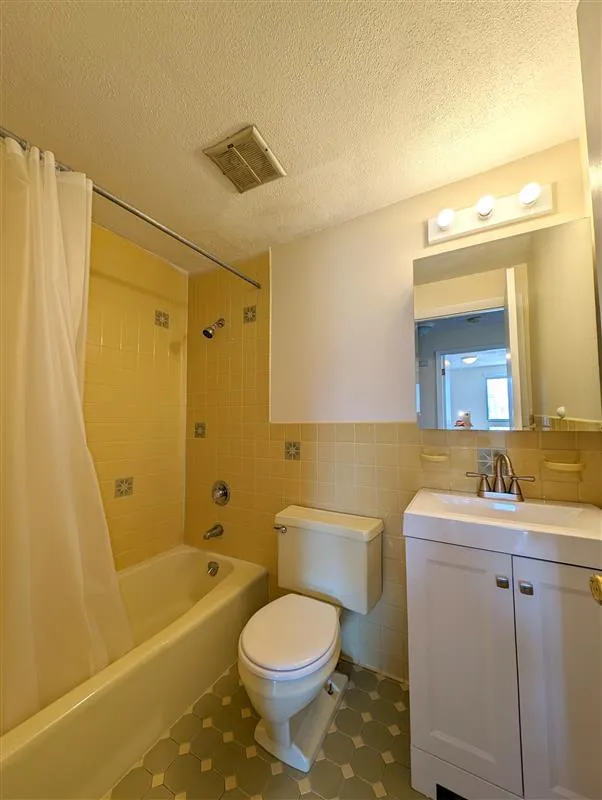 86 Newbury St, Teele Square