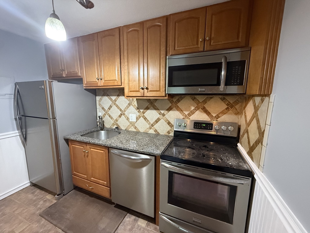 491 W Central St, Franklin