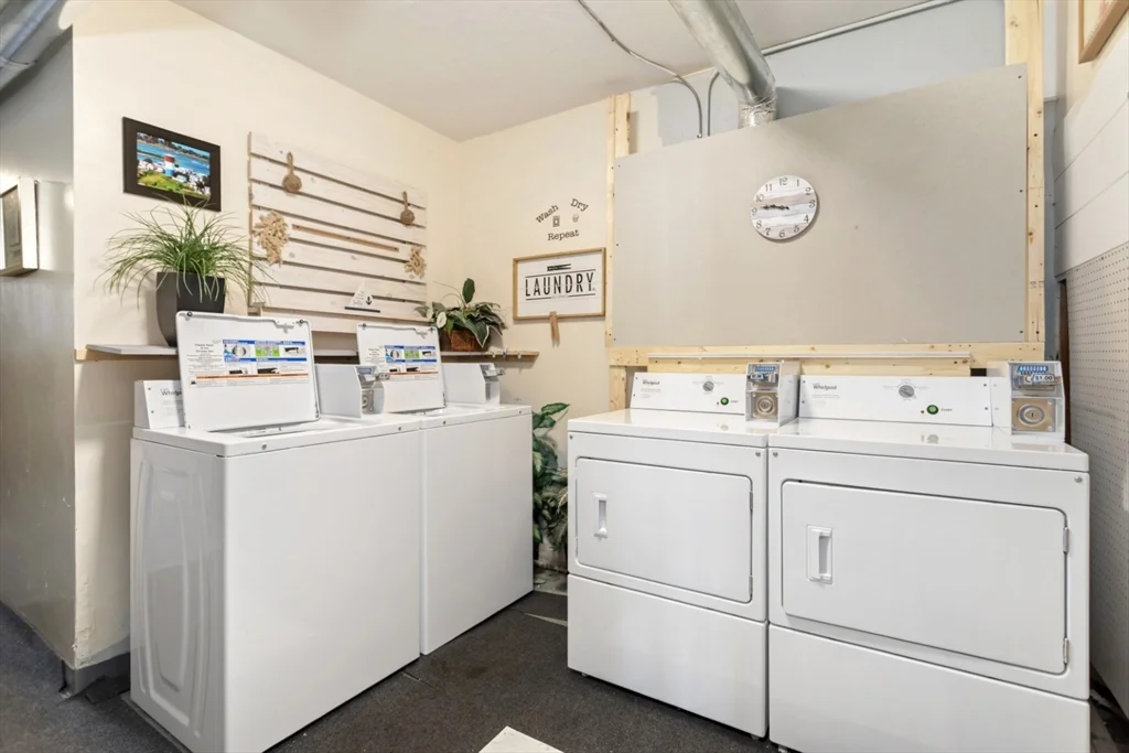 222 Winthrop Shore Dr, Winthrop