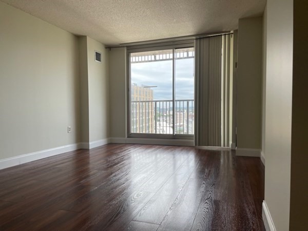 8-12 Museum Way, East Cambridge