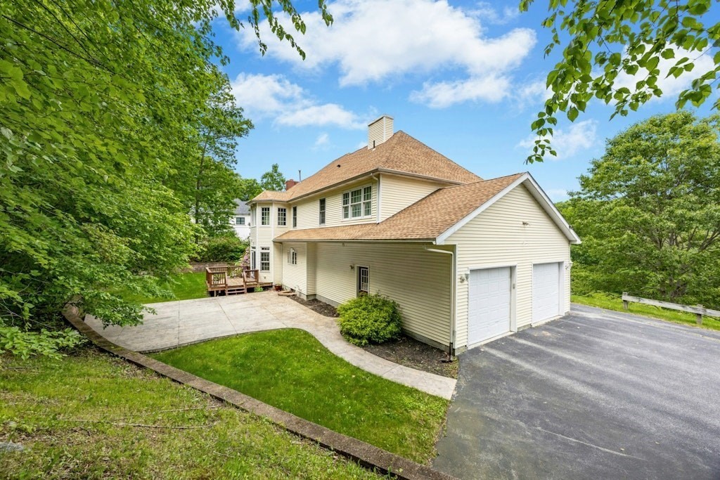 2 Arrowhead Ln, Westborough