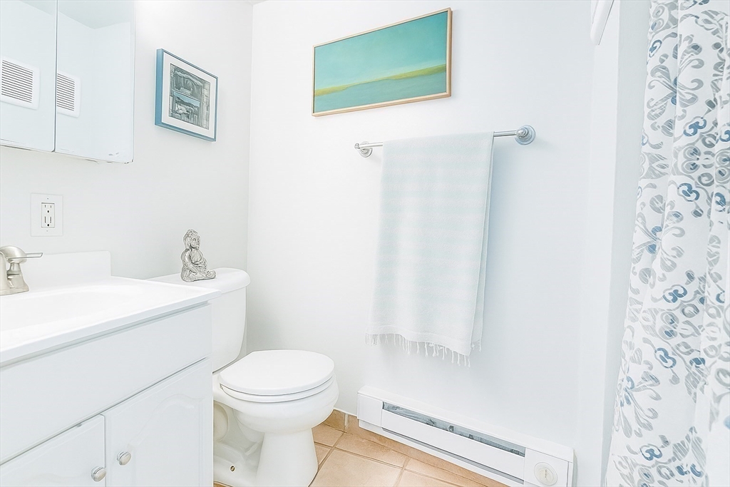 12 Stoneholm, Back Bay