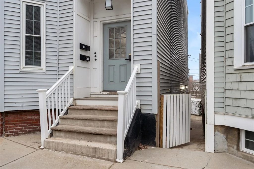 17 M St, South Boston