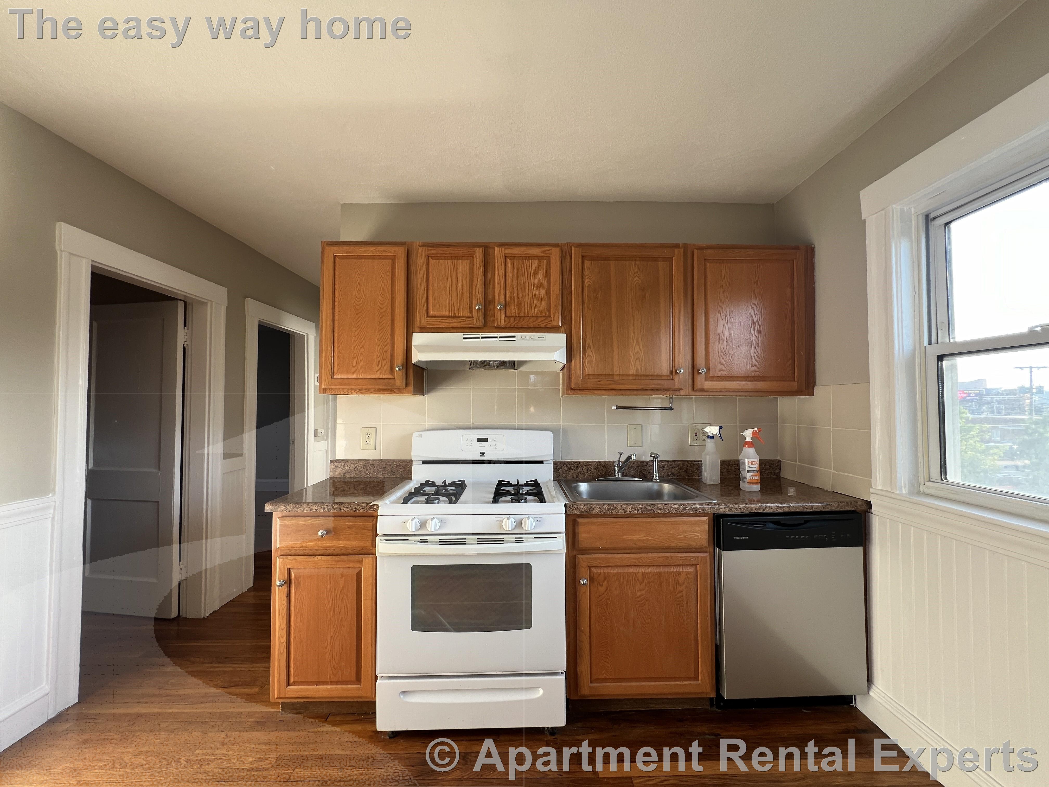 274 Chelsea St, Everett