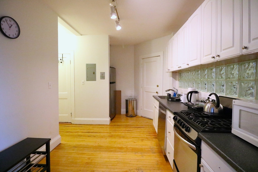 21 Chauncy St, Neighborhood Nine