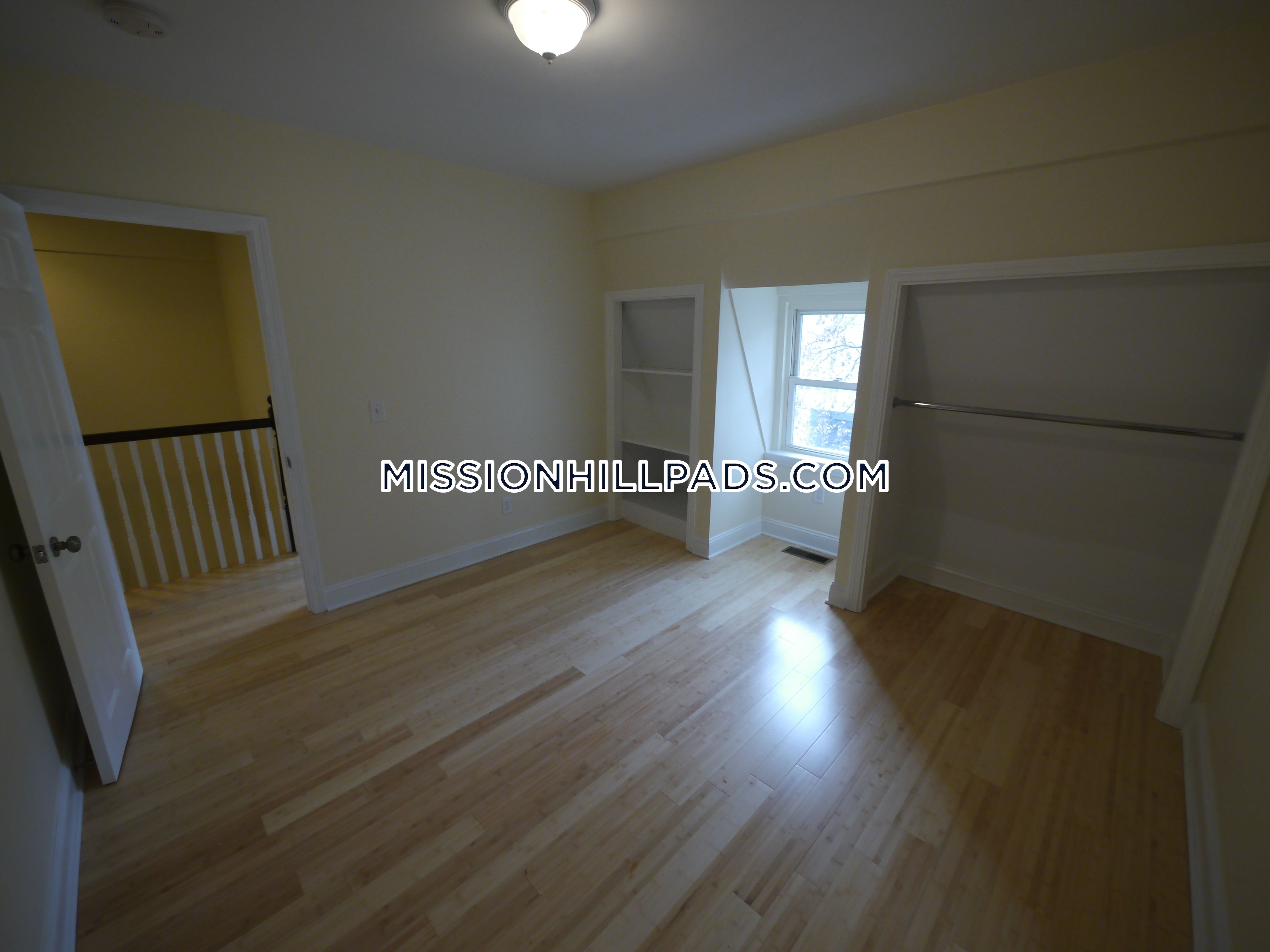 4 bed, 2 bath apartment for rent at 5 Saint James Pl Unit 1, Roxbury — photo 8 of 13