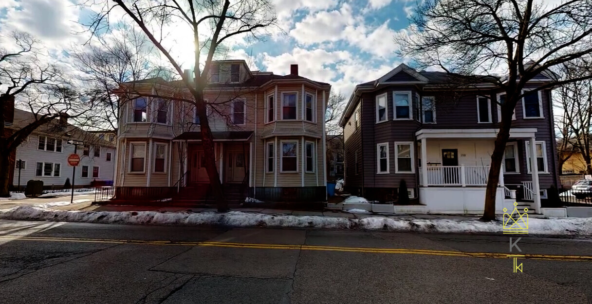 216 Freeman St, North Brookline