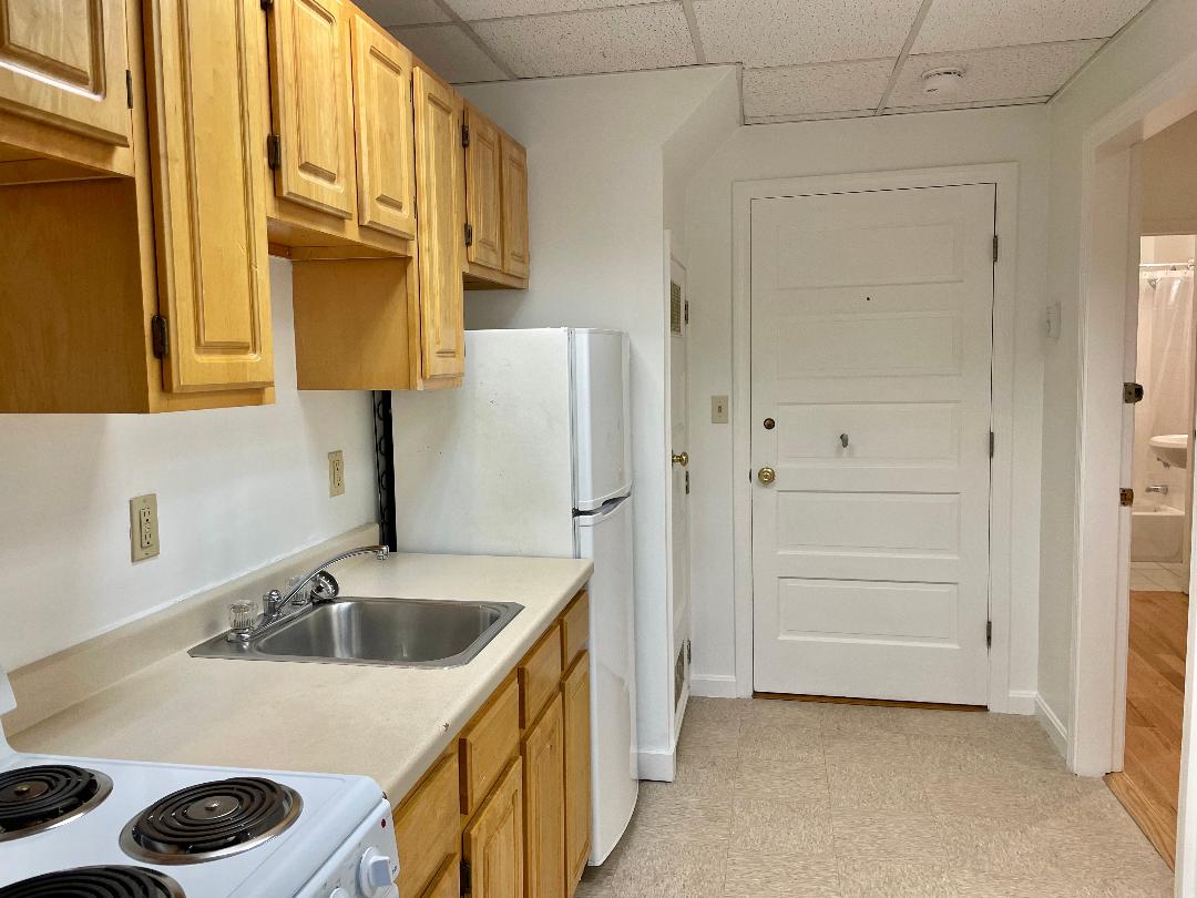 1077 Beacon St, Longwood