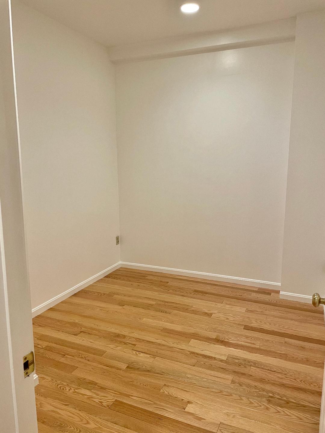 1077 Beacon St, Longwood