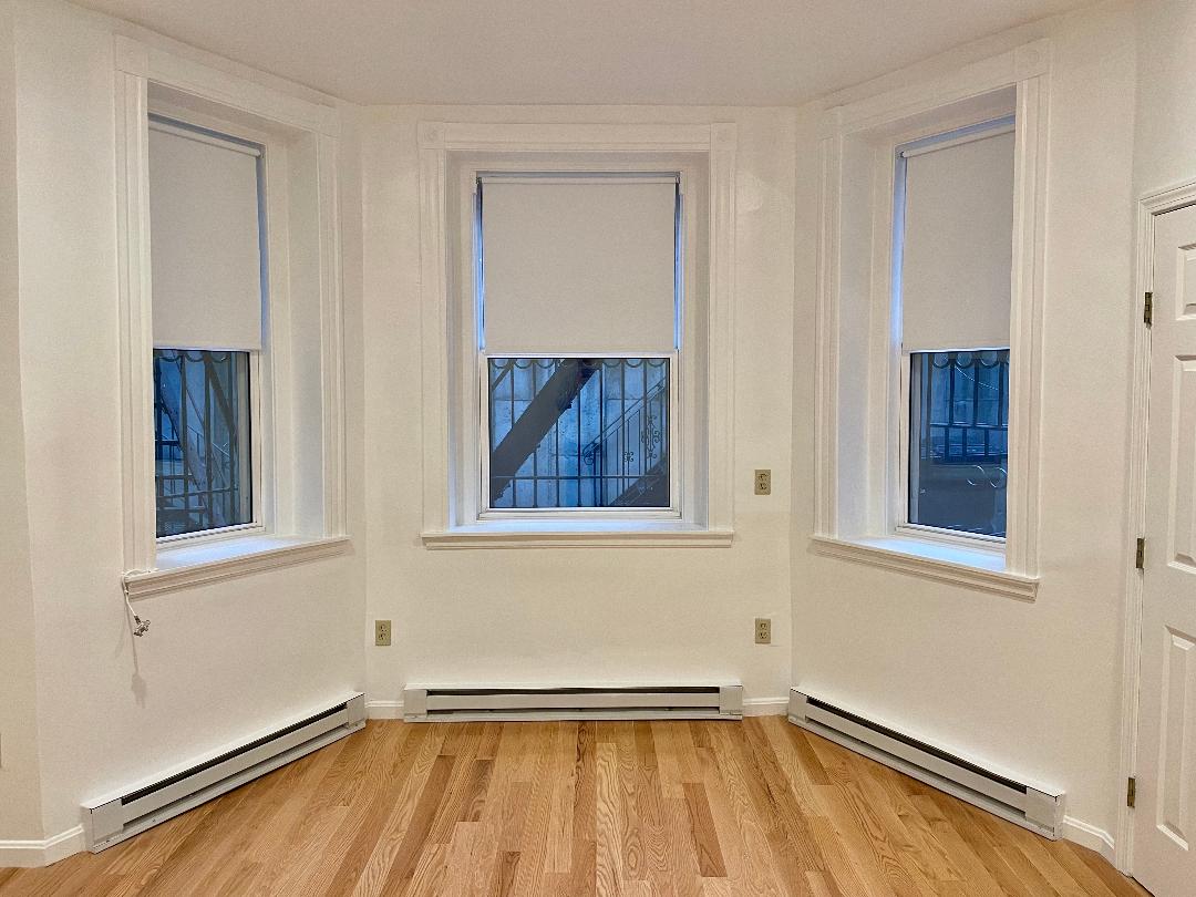 1077 Beacon St, Longwood