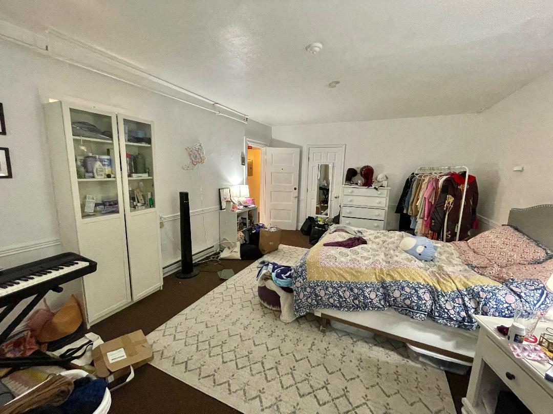 1061 Beacon St, Longwood