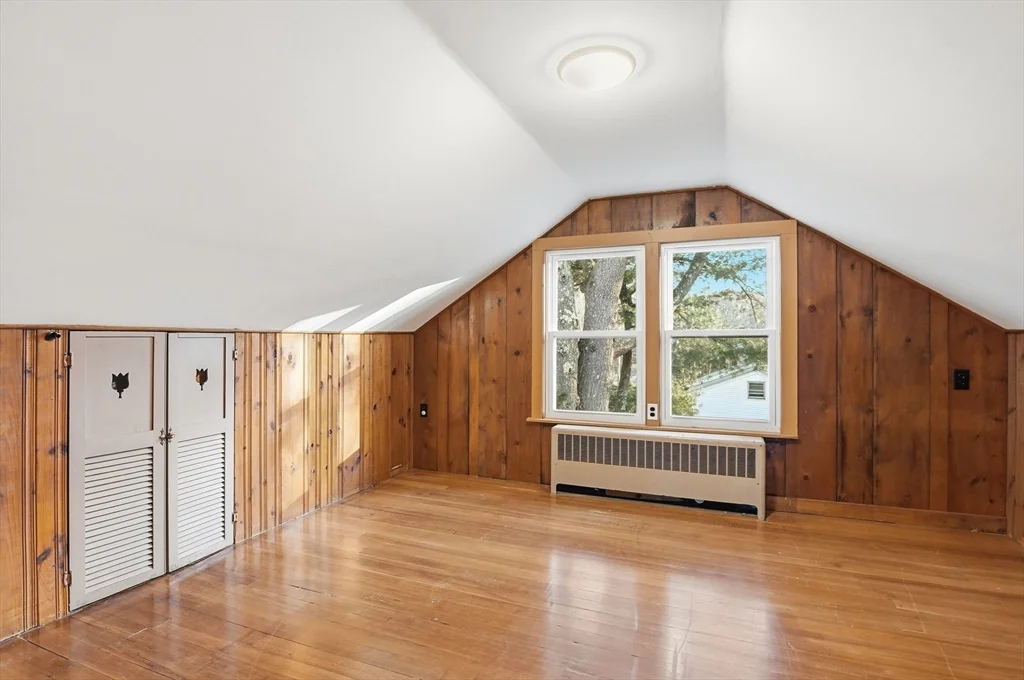 16 Liberty Dr, Shrewsbury