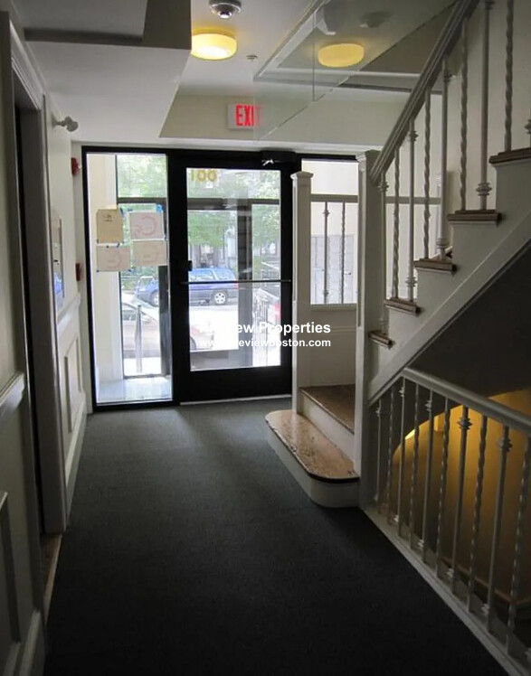 881 Massachusetts Ave, Mid Cambridge