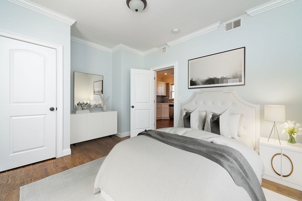 9 Cornwall St, Jamaica Plain