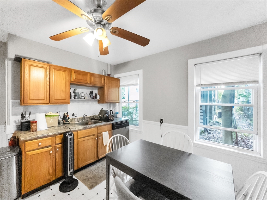 8 Parkton Rd, Jamaica Plain