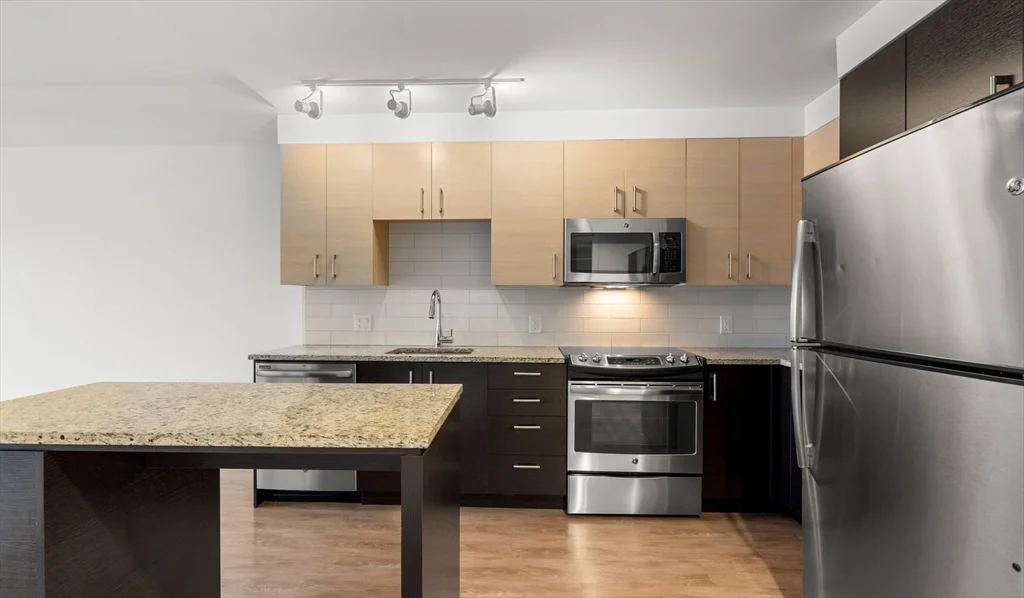 99 Kneeland St, Chinatown