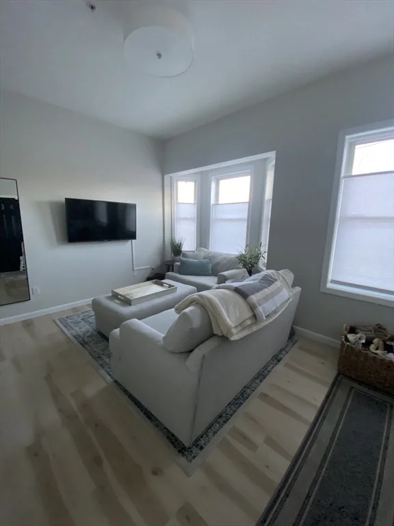 258 Bremen St, East Boston