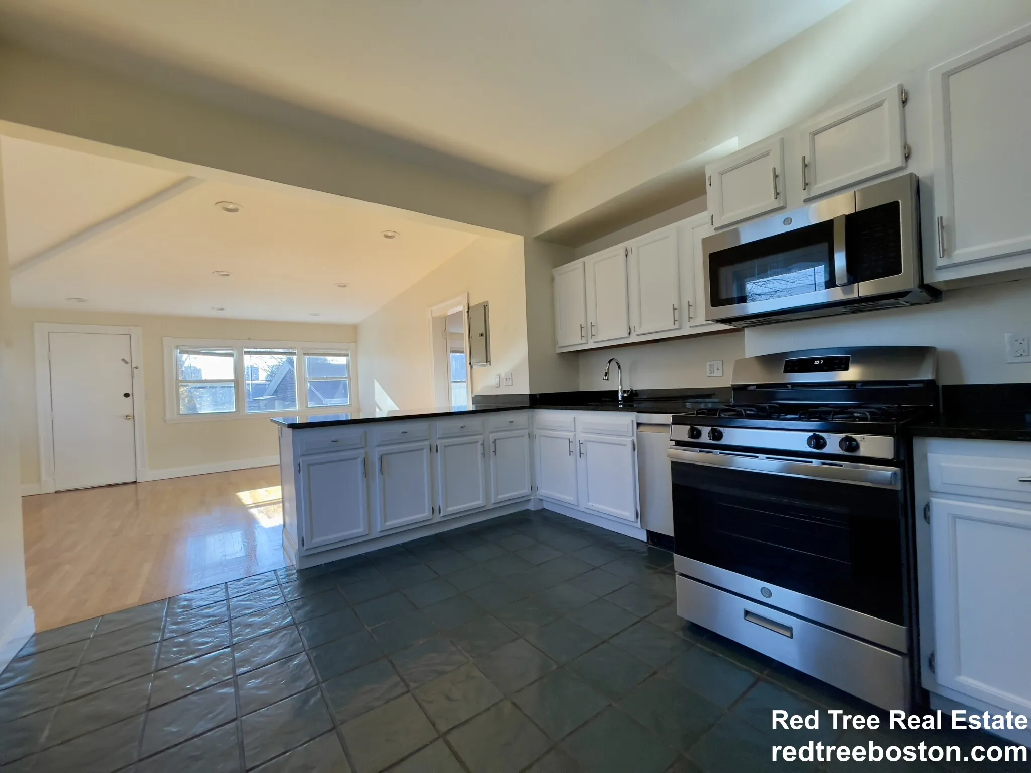 2572 Massachusetts Ave, North Cambridge