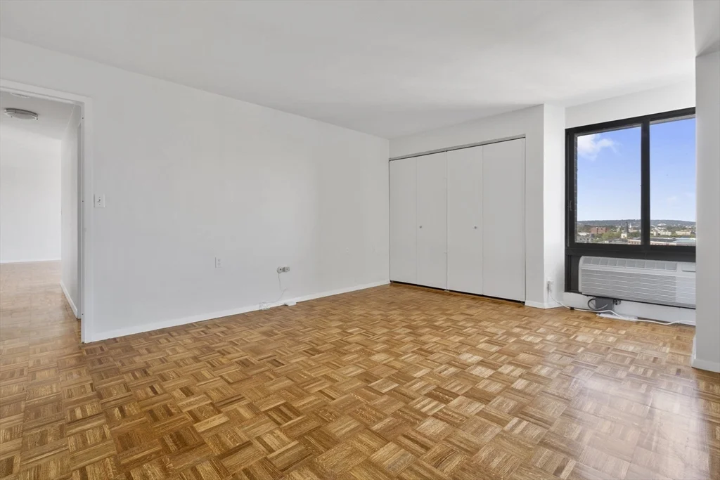 1105 Massachusetts Ave, Harvard Square