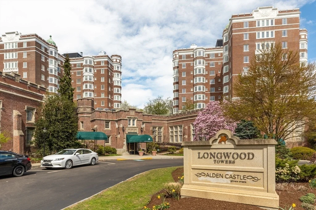 20 Chapel St, Longwood