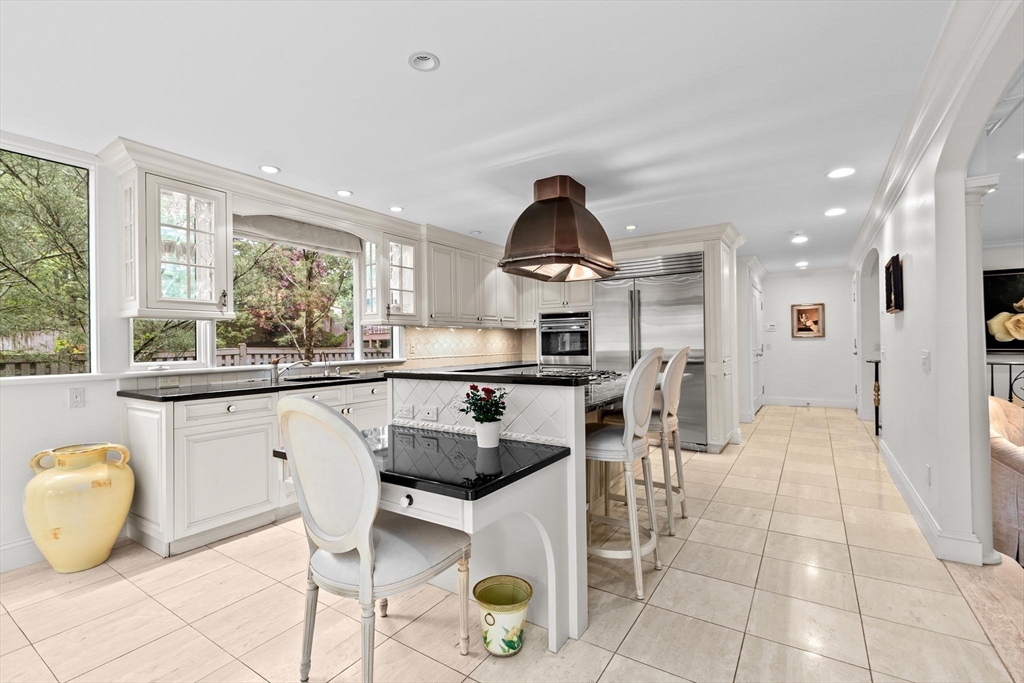 25 Laurus Ln, Newton