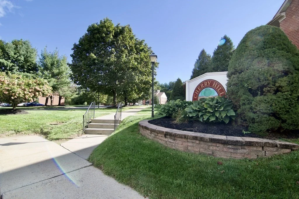 22 Maple Crest Cir, Holyoke