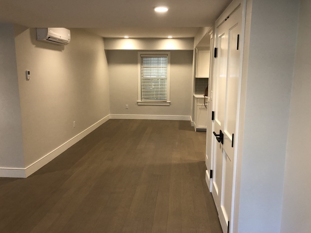 73 Chestnut St, Weston