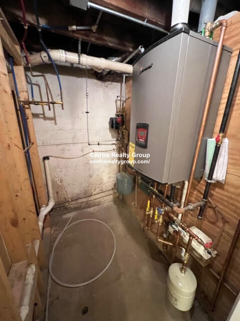 769 Watertown St, Nonantum