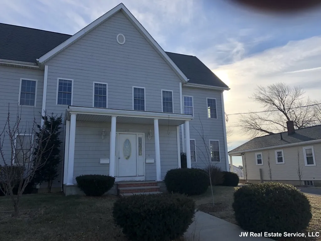 111 Oxford St, Revere