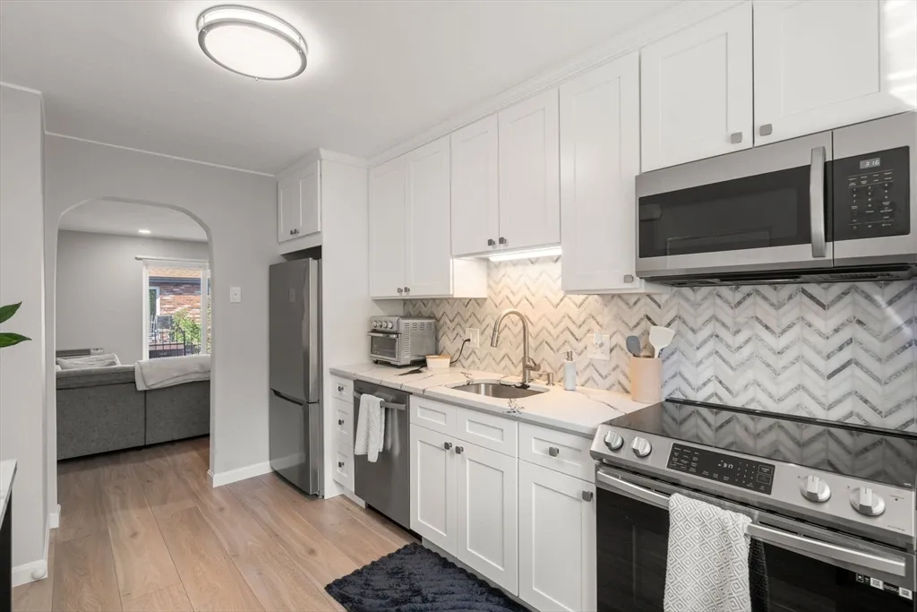 23 Westgate Rd, West Roxbury