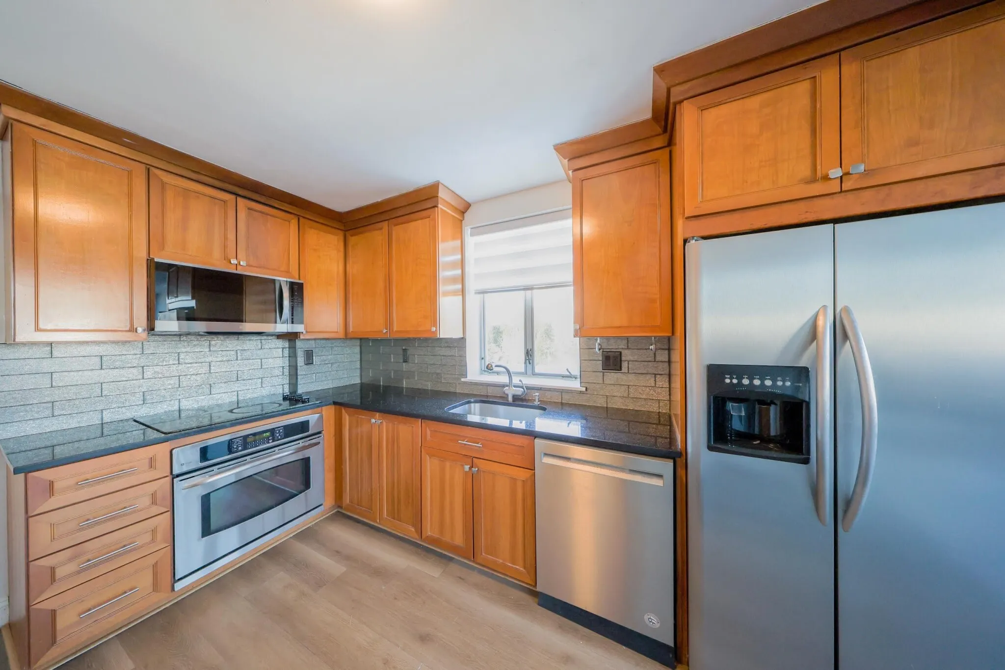 20 Hammond Pond Pkwa, Chestnut Hill