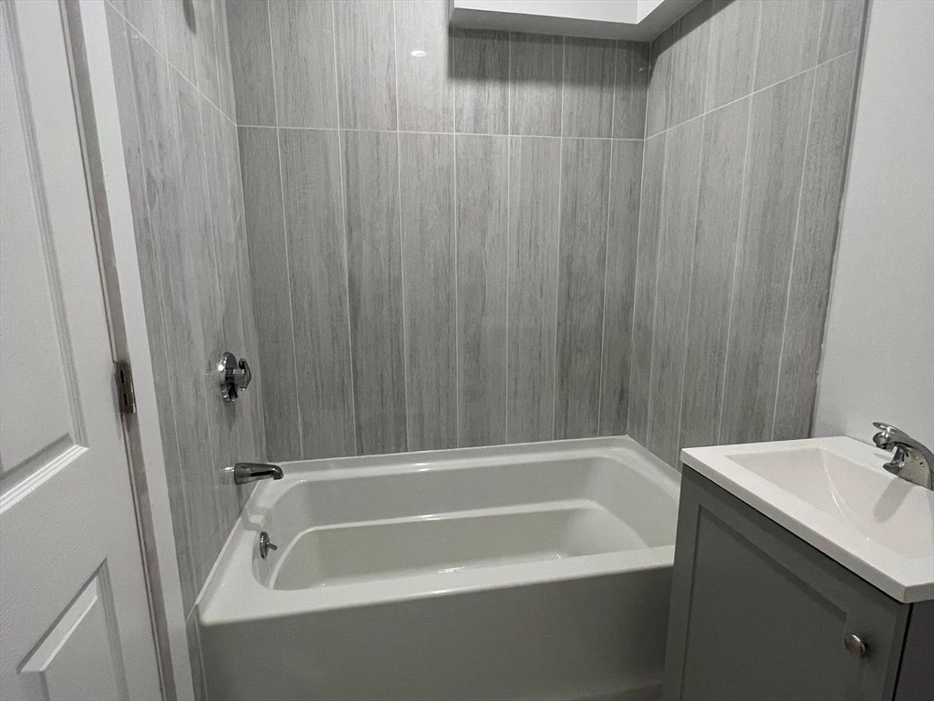 23 Woodville St, Roxbury