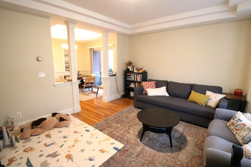 114 Pleasant St, Cambridgeport