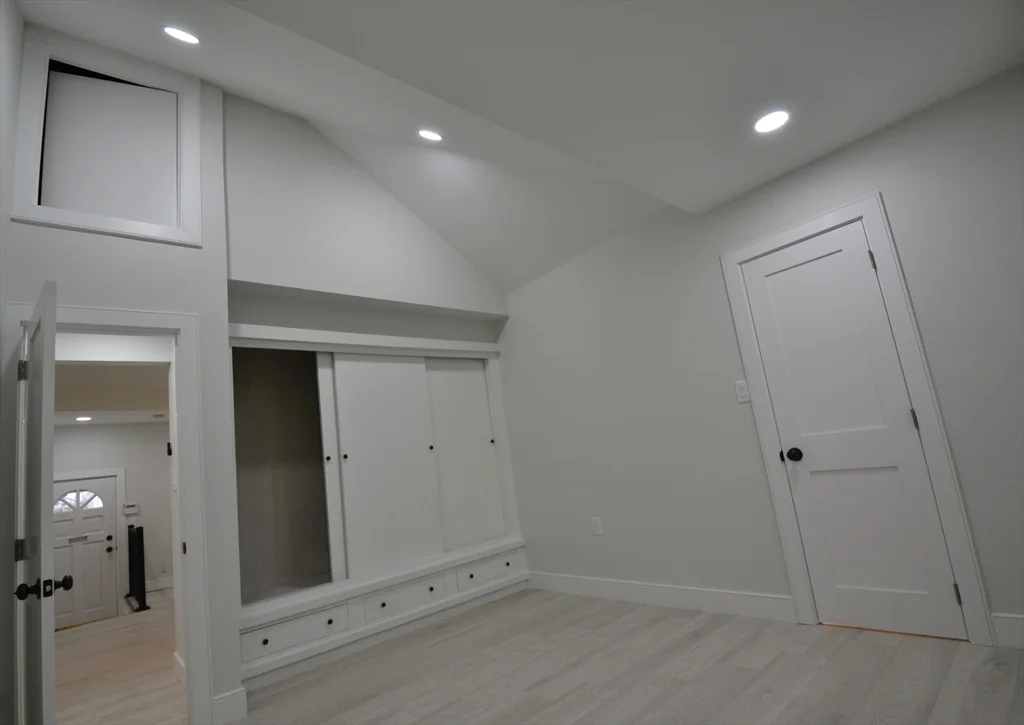 15 Avalon St, Revere