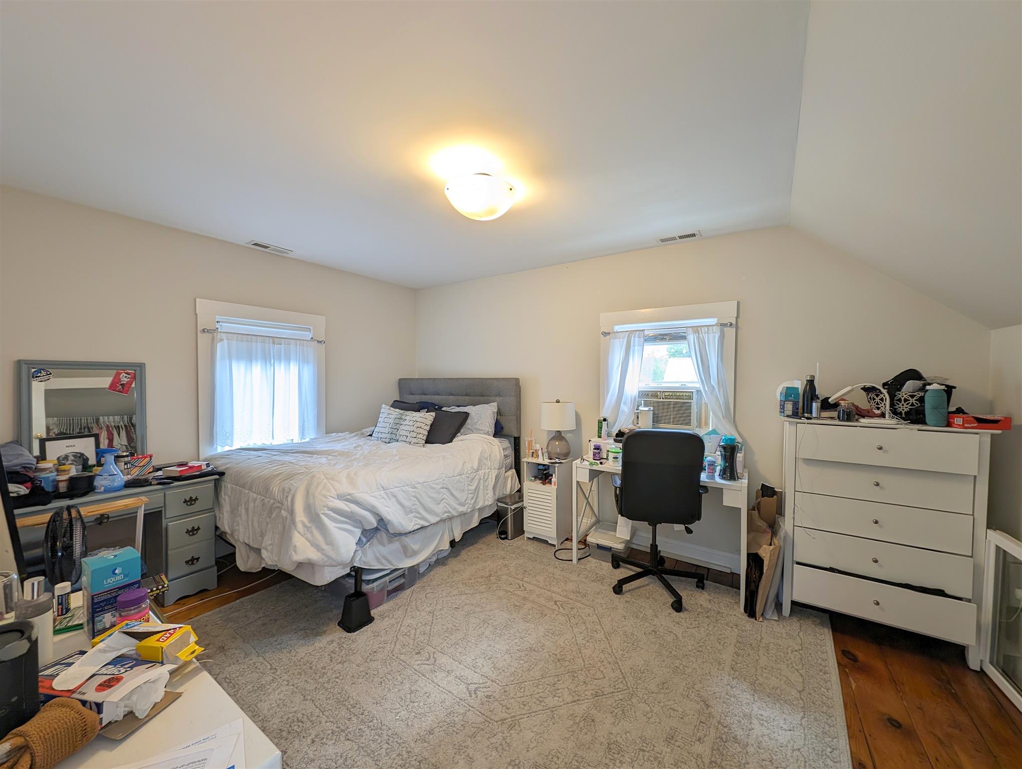 65 Medford St, South Medford