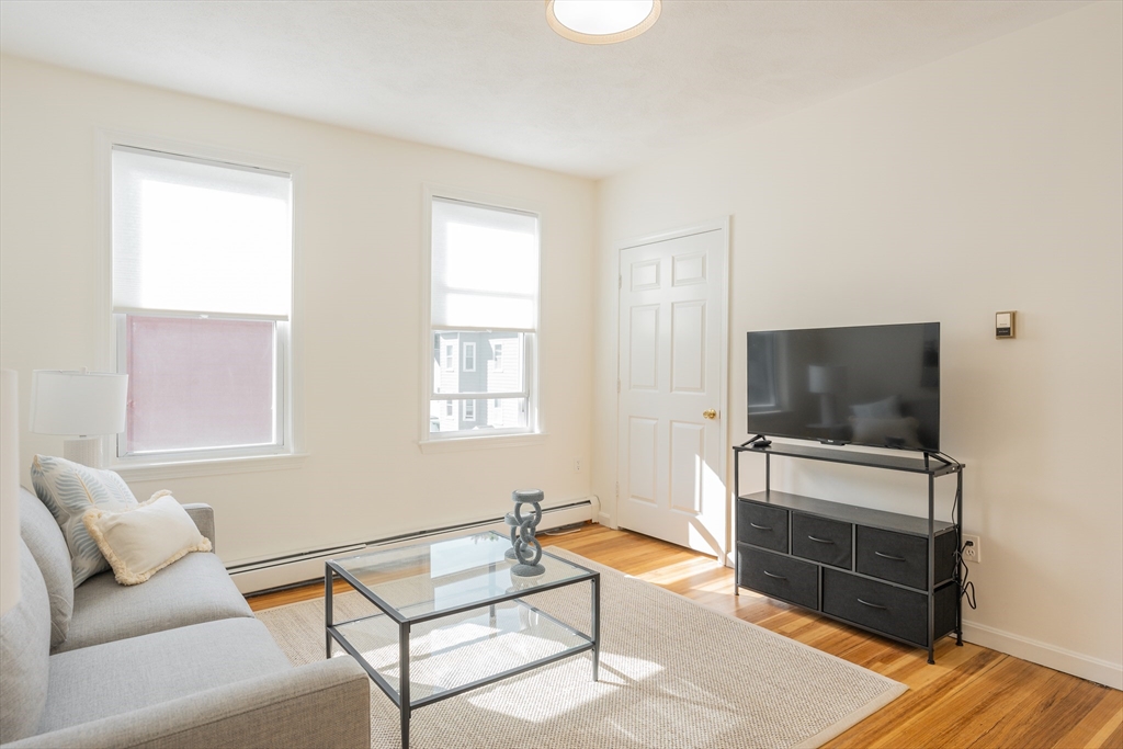 34 White Pl, White Place