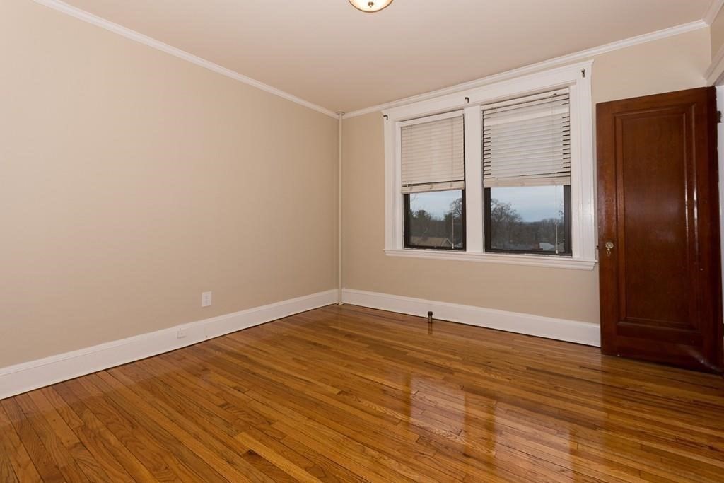 2035 Commonwealth Ave, Brighton