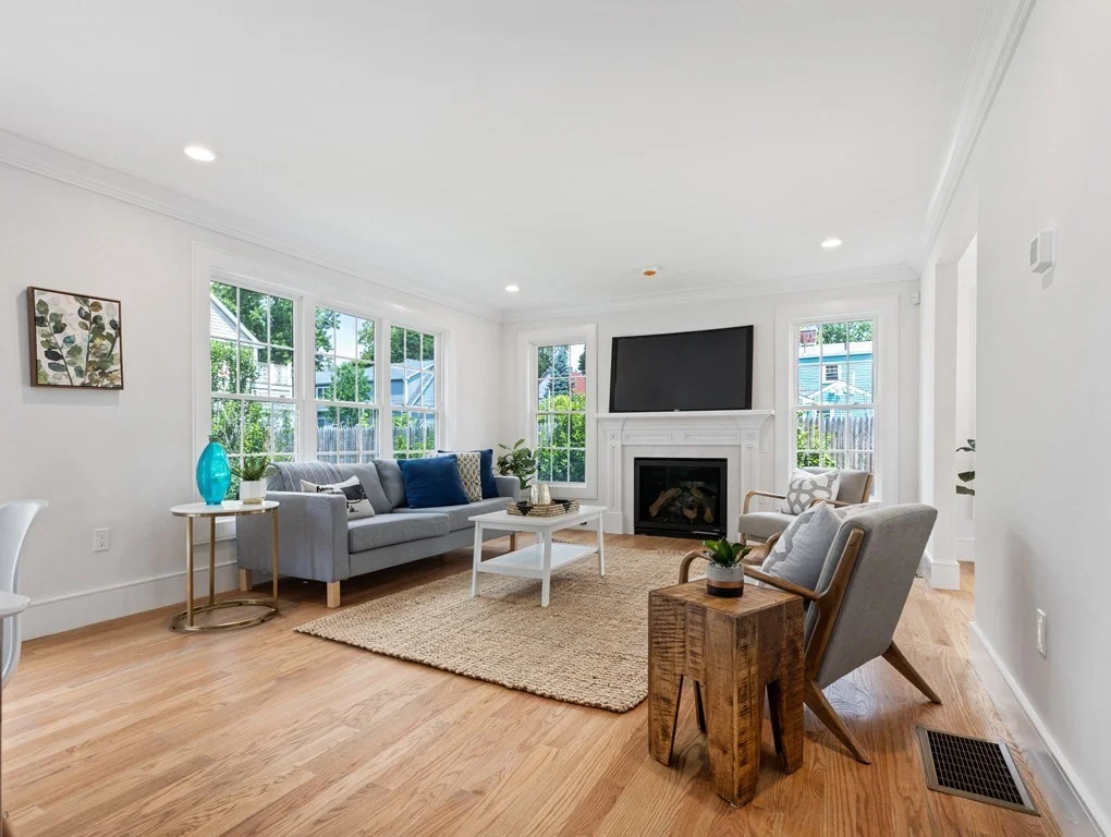 20 Manhattan Ter, West Newton