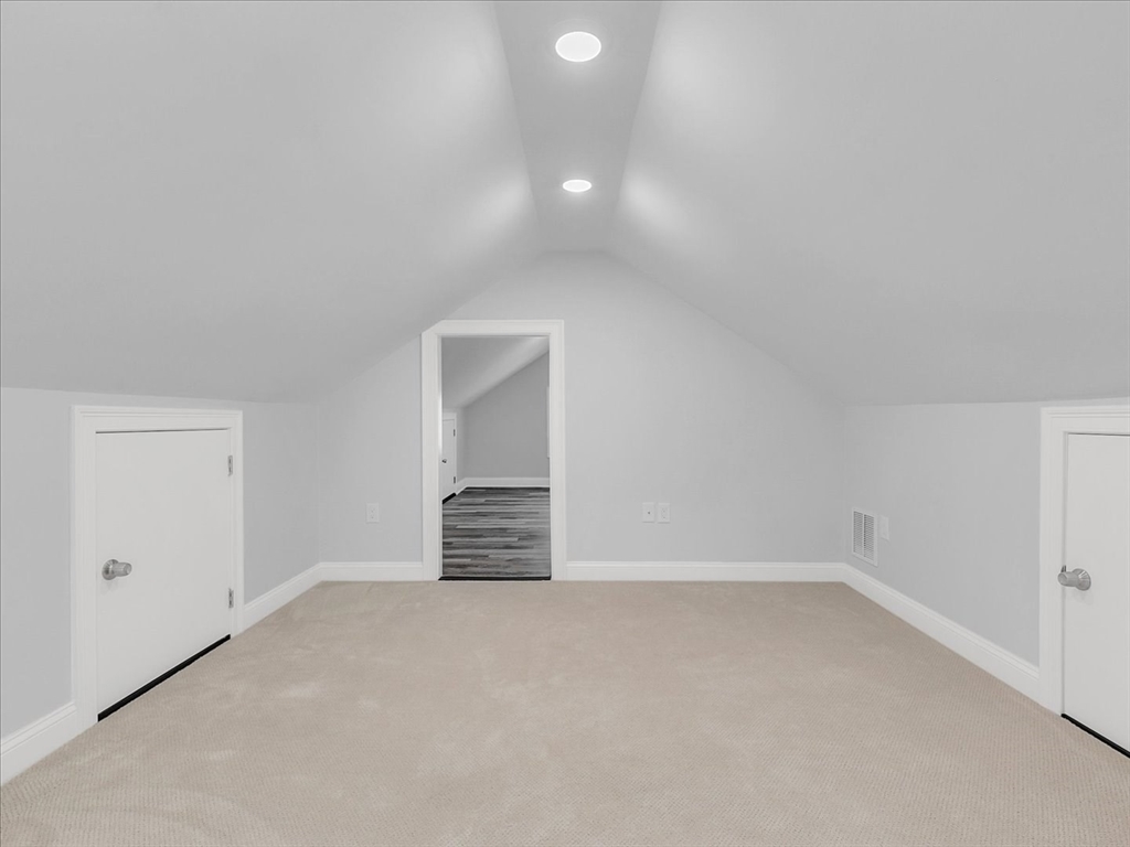 2031 Commonwealth Ave, Newton