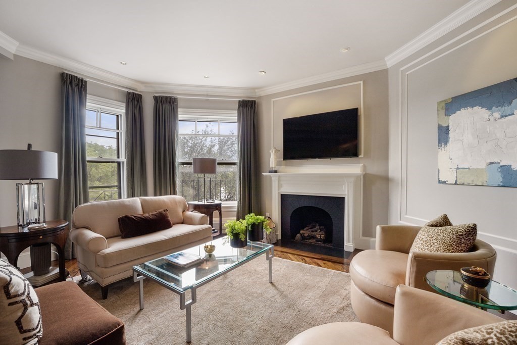 3 bed, 2.5 bath apartment for rent at 2116 Beacon St Unit 2, Back Bay — photo 13 of 28