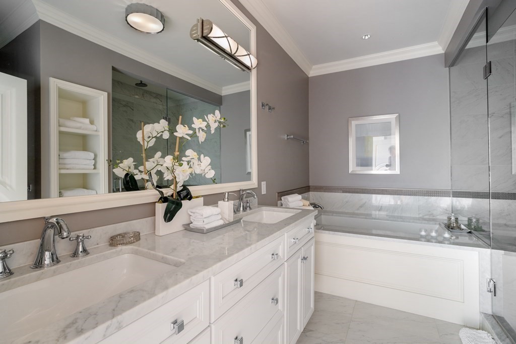 3 bed, 2.5 bath apartment for rent at 2116 Beacon St Unit 2, Back Bay — photo 17 of 28