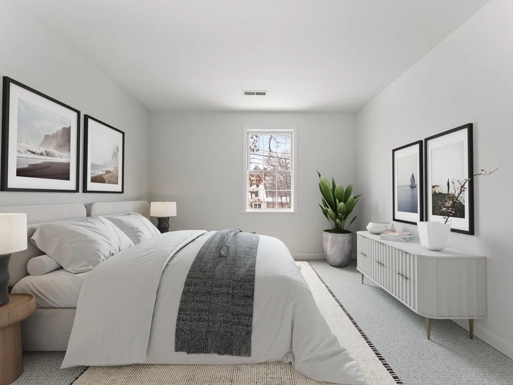 28 Crestview Dr, Westborough