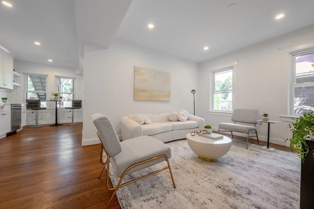 108 Florence St, Roslindale