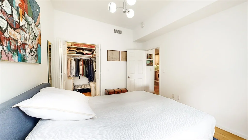 23 Bay State Rd, Back Bay