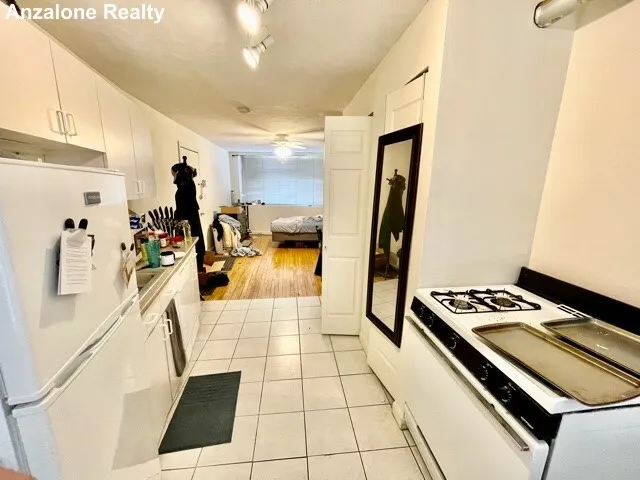 11 Charter St, North End