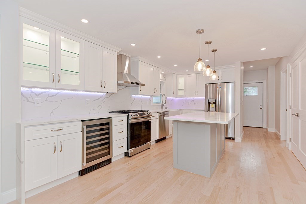 64 Crescent St, Swampscott